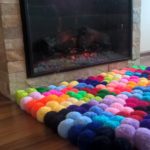 Коврик из помпонов 1